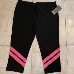 S2 tight fit capri leggings. Size: Extra Large. NEW: never worn before with tag